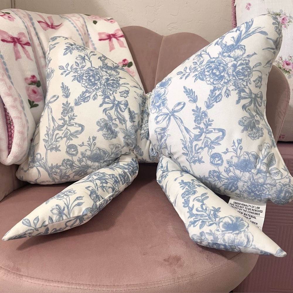 Blue Bow floral print decorative Pillow